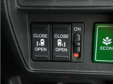 ◆両側電動スライドドア◆狭い駐車場でも乗り降りが楽々♪お子様が隣の車にドアを当ててしまう心配もございません!小さなお子様連れの方もこれで安心。
