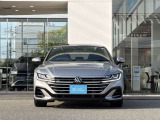 一目でVolkswagenとわかる顔です!