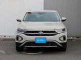 LEDマトリクスヘッドライト「IQ.LIGHT」を装備。フロントカメラで対向車や先行車を検知してLEDを個別で自在に点灯消灯の制御をし、最適な配光を可能にしたヘッドライトシステムでございます。