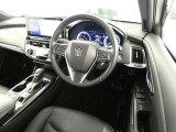 高級感のある運転席回り♪乗っていて落ち着けるデザインです。もちろん使い勝手もとても良いです。