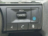 安心快適プロパイロット装備です。自動車専用道路などで前車に合わせ、アクセル、ブレーキ、車線に合わせてハンドル操作をサポート。快適ながら追突予防にもなり安心です。
