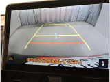 バックガイドモニターで、後方を確認しながら安心して駐車することができます。運転初心者も熟練者も必須の機能ですよ!