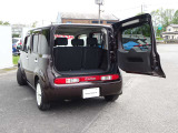 横開きバックドアなら、いつでもラクに開閉♪狭い場所でも便利です!荷物を持ったままでもラクに開け閉めができて狭い場所でもラクに荷物の出し入れができます!