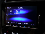 CD、DVD、Bluetooth、AM、FM、スマートフォン接続ができます。