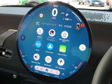 Apple CarPlayやAndroid Autoなど様々なアプリケーションがインストールされています!