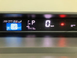 走行中も一目で分かるデジタルメーターでスピードのチェックもしやすいので、安全運転のお手伝いに!!!
