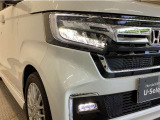 【LEDヘッドライト】ディスチャージヘッドライト(HID)と同等の明るさで、夜道や雨天走行が明るく視界良好!! フォグライトも装備で、安心感さらにUPです♪安心ドライブを楽しんで下さい♪