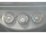 トヨタならではの「3つの安心」をセットにした『トヨタ認定中古車』です。「まるごとクリーニング」「車両検査証明書」「ロングラン保証」付き。