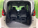 普段のお買い物や通勤、送迎等に十分な荷室スペースを確保しております。セカンドシートを倒すと、大きな荷物の積載も可能です♪