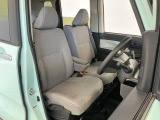 【運転席・助手席】内装ルームクリーニング済みです。しっかり綺麗にしていますので、是非、お確かめください。車に自信があるからこそ、是非一度ご来店頂き内外装も見てもらえると幸いです。
