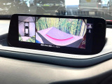 【360&deg;ビューモニター】専用のカメラにより、上から見下ろしたような視点で360度クルマの周囲を確認することができます☆死角部分も確認しやすく、狭い場所での切り返しや駐車もスムーズに行えます。