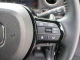 Hondaセンシングの機能のひとつ、アダプティブクルーズコントロール付!アクセルから足を離しても設定したスピードと前車との車間を保ち走行してくれます!車線維持もアシスト☆高速道路で疲労軽減ですね☆