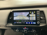 【バックカメラ】運転が苦手な方も車庫入れラクラクです!ギアをリバースに入れれば自動的に切り換わりますので、面倒な操作は不要です♪狭い駐車場もお車を傷つけず安心ですね!