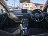 インパネ廻りと運転席です!シンプルにスッキリとまとまっています。運転操作に迷いにくくなっておりとても運転しやすいです。