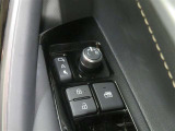 電動格納ミラー! スイッチひとつでミラーを畳めます。