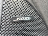 【BOSEサウンドシステム】メーカーオプションの高品位サウンドシステムを搭載。専用のチューニングが施された大小様々なスピーカーから良質なサウンドが奏でられ、臨場感あふれる音響空間を演出します。