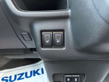 運転席助手席にはシートヒーターを搭載。