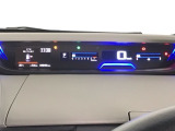 メータは先進的なデジタルメーターを採用!ゆっくりと数字が動くのでとても見やすく表示されます!続可能距離等の情報やHonda SENSINGの注意・警告も表示します!