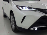 フォグランプ装着車です。暗い夜道の車両前方を明るく照らします
