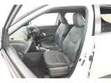 中古車をキレイで気持ちよくお乗りいただけるよう、エンジンルームからシートを外した洗浄まで、目に見えない部分も徹底的に洗浄しています!