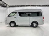 色は人気のシルバーです。