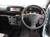 運転席廻りです。