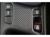 燃費優先のECO。パワー優先のSPORT。走りと燃費のバランスに優れたNORMAL。気分や走行状況に合わせて走りを選べるドライブモードセレクトが装備されています。
