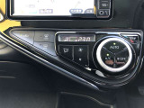 操作しやすいオートエアコン。車内をいつも快適に保つ事が出来ます。