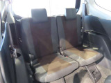 コンパクトカーには珍しい3列シート。乗車人数に合わせてシートアレンジが可能です。使用しない時は2列目のシート下へダイブイン。