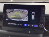 バックカメラも装備しております。車庫入れの苦手なお客様も安心!重宝してくれます!