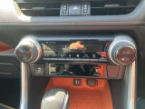 オートエアコンなので、お好みの温度に設定するだけで車内を快適空間にしてくれます。