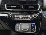 オートエアコンなので、お好みの温度に設定するだけで車内を快適空間にしてくれます。