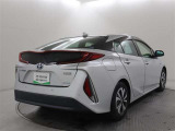 《ハイブリッド保証》トヨタ認定中古車のハイブリッドカーでハイブリッド機構を無償で保証します。保証期間は、初度登録年月から10年目まで、または3年間の長い方。但し累計走行距離が20万km以内です。