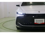 4つのランプに宿る力強い眼差し。4眼LEDヘッドランプです。汚れや積雪を取り除いてくれるヘッドライトウォッシャー付。オートライト、オートハイビームも搭載しているので面倒なヘッドライトの切替えは不要です