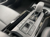 ワイヤレス充電器搭載、傷が目立ちやすい場所ですが、使用感なくきれいな状態です