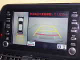 バックモニター付なので後退時に後方が見えるので安心。 車は構造上、死角がたくさんなので万が一を考えると必須ですね。 あくまで補助の為の装備、バックは目視で確認する事が重要ですよ。