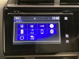 ナビゲーションはフルセグTV対応の純正メモリーナビを搭載しています。Bluetoothオーディオ機能がありますので、スマートフォンなどの音楽も再生できます。