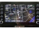 スマホやiPhoneと連携し、対応アプリを表示させて使うディスプレイオーディオ。自分次第で使い方が広がります。使い慣れた従来のトヨタ車載ナビが利用できるエントリーナビキットを装着しています。