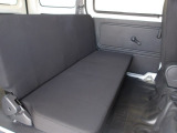 いざという時は2名乗車可能な後席シートを備えております!