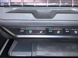 シートを快適に使うためのシートヒーター&ベンチレーションを装備しています。