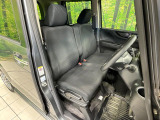 運転席まわりには十分なスペースがあり、大柄な方でもゆったり運転していただける環境です。