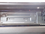 グローブBOX内にビルトインタイプETC(DSRC)、DVDCDプレーヤー、SDスロットを装備!!
