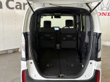 後列を収納すれば大型トランクに早変わり!段差も出来ず荷物の積み込みもラクラク♪