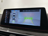 サラウンドビューは狭い道のすれ違いや狭い車庫入れに有効でです。パーキングアシストも装備されております。