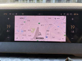 純正コネクテッドナビは常に最新の情報を表示。マップデーターの更新作業などが無く快適に使えます。