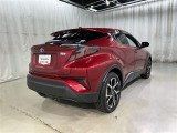 「バックフォルム」です。トランク・ラゲッジスペースには、多くの荷物を入れることが可能です。