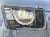 【プレミアムLEDヘッドライト(シグネチャーDRL付)メーカーop価格￥63000】従来のヘッドライトに比べて視認性が大幅に向上しています。自然光に近い明るさで、ドライバーの目の疲れを軽減します。