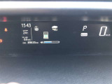 大型メーターで視界も良好な運転席廻りです。運転時の視線移動が少なくて済むので、安全性にも一役かってくれます。