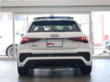 後続車両から長く見られるリヤスタイルも、Audiらしく上品で洗練されたデザインで見る人を惹きつけます。