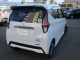 1年間走行距離無制限の日産ワイド保証(無料)付きで販売します。2〜3年の延長保証もリーズナブルに提供します!全国2000ヶ所で対応可能。遠方の方もお近くの日産で保証を受けられます。